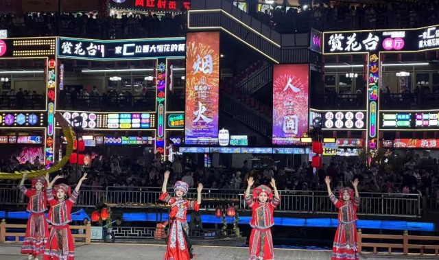 元游棋牌官方网站-女子曝浙江餐厅强制消费，满698才能入座，店家仍嘴硬，结局爽了